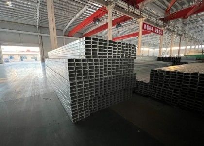 Профили из стальной трубки длиной 6 м с внутренним диаметром 1-20 мм для солнечных структурных компонентов и строительства