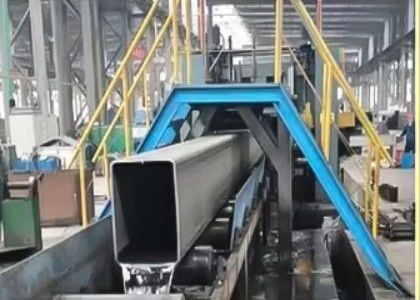 ASTM EN, BS, JIS Структура труб Стальные трубчатые секции с лаком поверхности