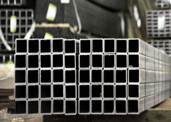 Горячекатаные стальные полые профили толщиной от 0,5 мм до 25 мм и марок стали Q195 - Q235 для трубчатых стальных конструкций