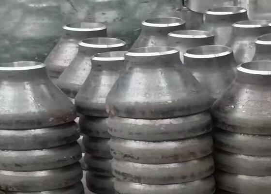 Таблицы для стальных труб класса WPB с высокой коррозионной стойкостью и OEM настройки для различных отраслей промышленности